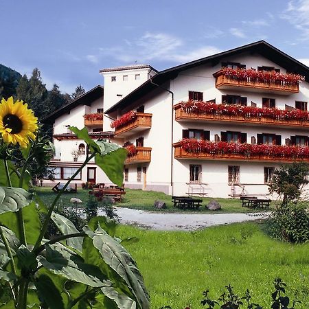 Hotel Brueckenwirt - Al Ponte Montagna Buitenkant foto