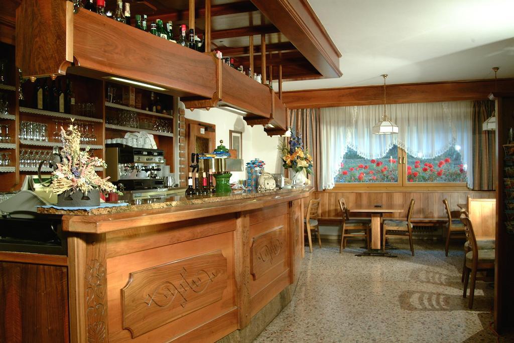 Hotel Brueckenwirt - Al Ponte Montagna Buitenkant foto