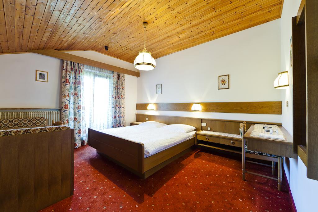 Hotel Brueckenwirt - Al Ponte Montagna Kamer foto
