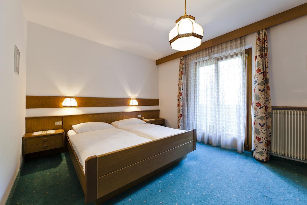 Hotel Brueckenwirt - Al Ponte Montagna Kamer foto