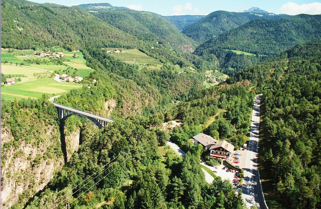 Hotel Brueckenwirt - Al Ponte Montagna Buitenkant foto
