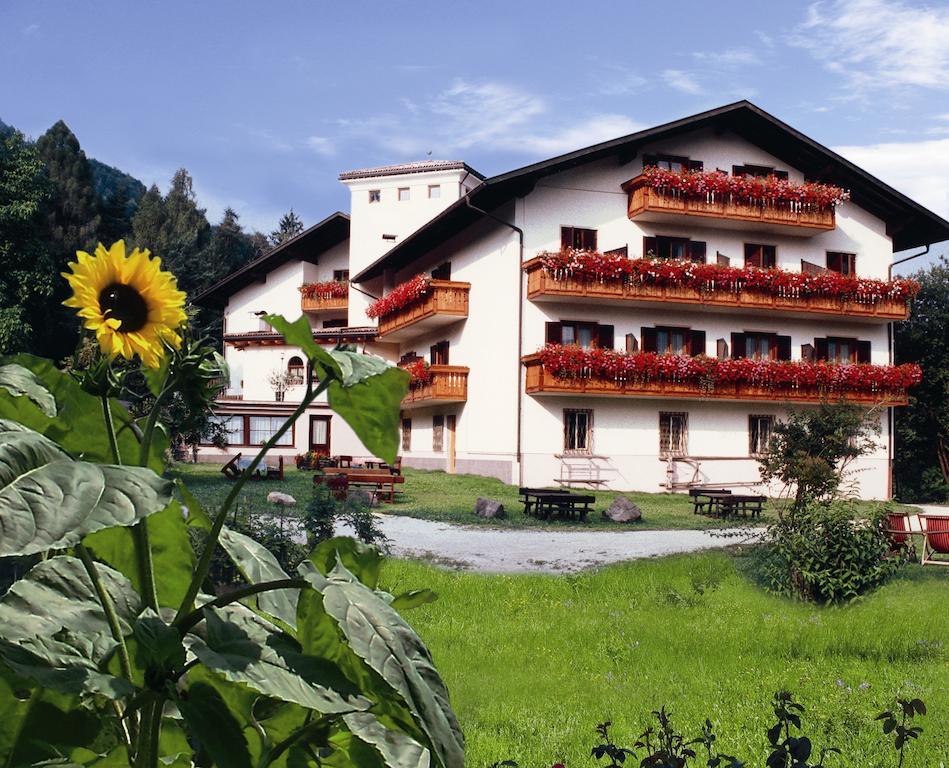 Hotel Brueckenwirt - Al Ponte Montagna Buitenkant foto